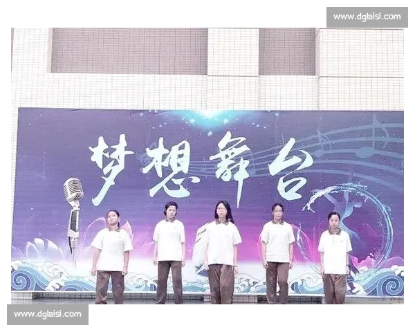 初中生校园歌唱比赛精彩瞬艳展现青春梦想与才艺风采 初中生校园歌唱比赛精彩瞬艳展现青春梦想与才艺风采